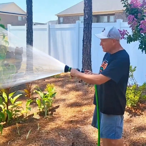 GREEN MOUNT GSFNG98 adjustable spray head switches from mist to jet with ease.