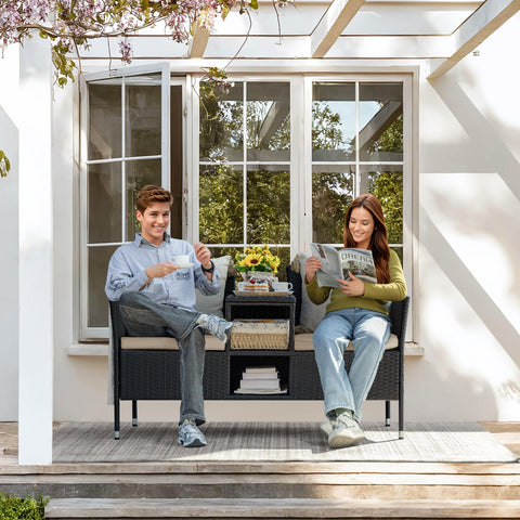 Greesum two-seater design ideal for intimate conversations outdoors.