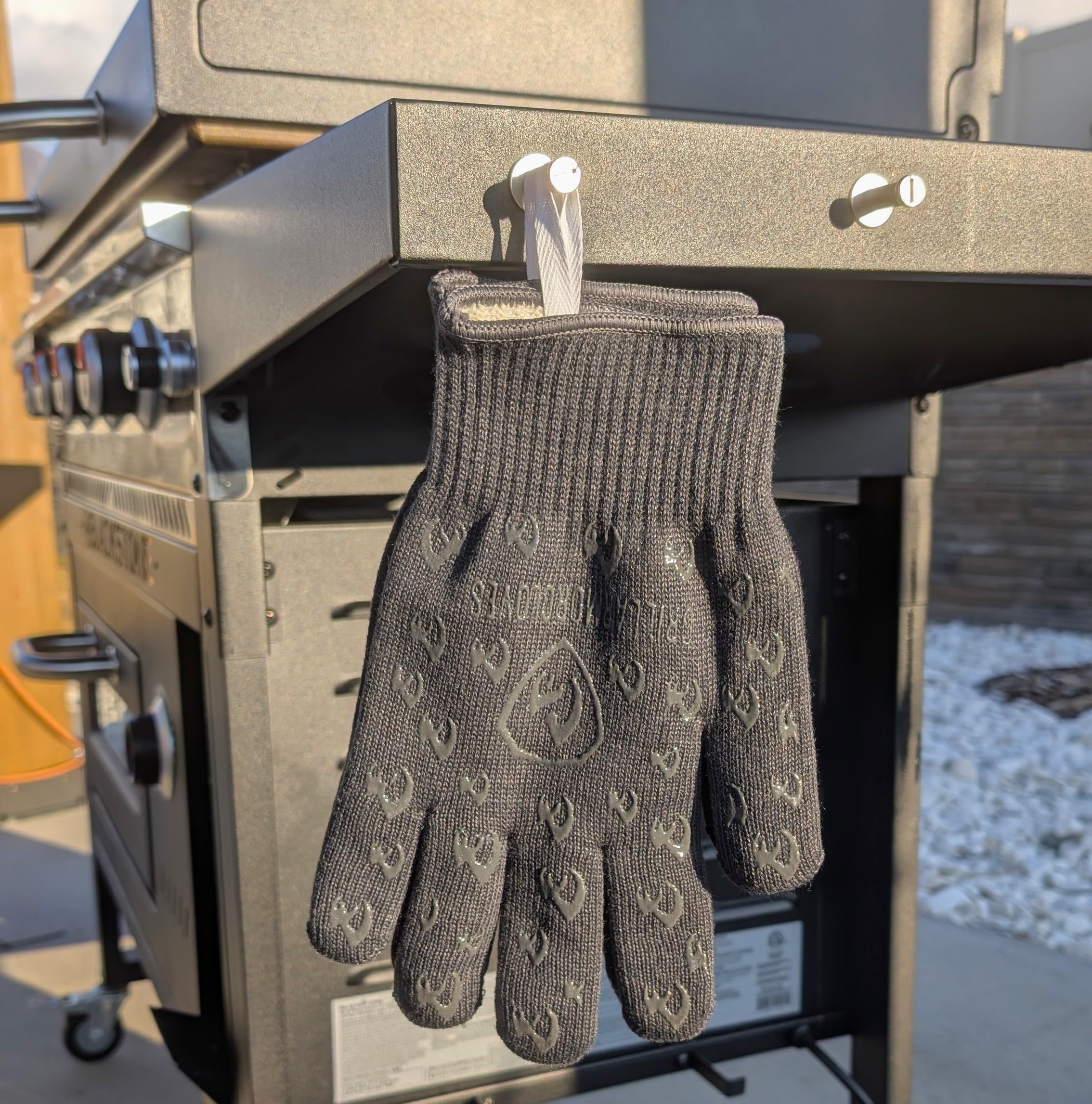 Grill Armor Gloves EN407 certified protection for safer grilling experiences.