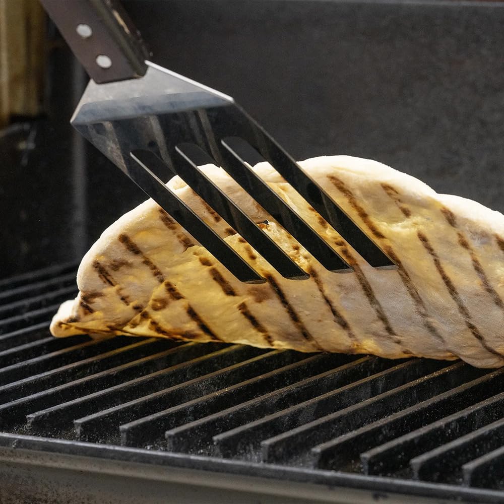 GrillGrate Grate Tool under-rail lift example at grill