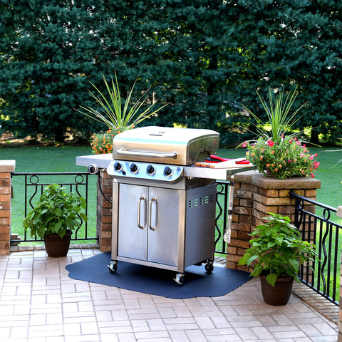 GRILLTEX underside features mini pyramids for stability and drainage.