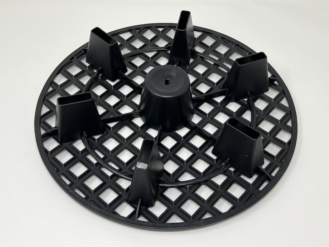 GROWDOTS 13 inch stand is durable and supports pots securely.