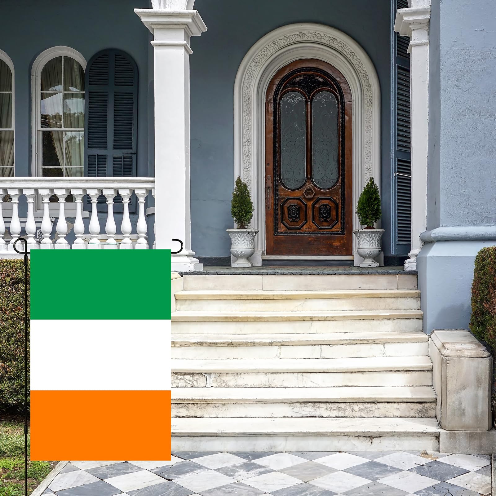 GSYLPFT bright-color Ireland flag decor adds vibrant accents to your yard.