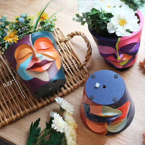 GUGUGO hand-painted detail highlights artisan craftsmanship.