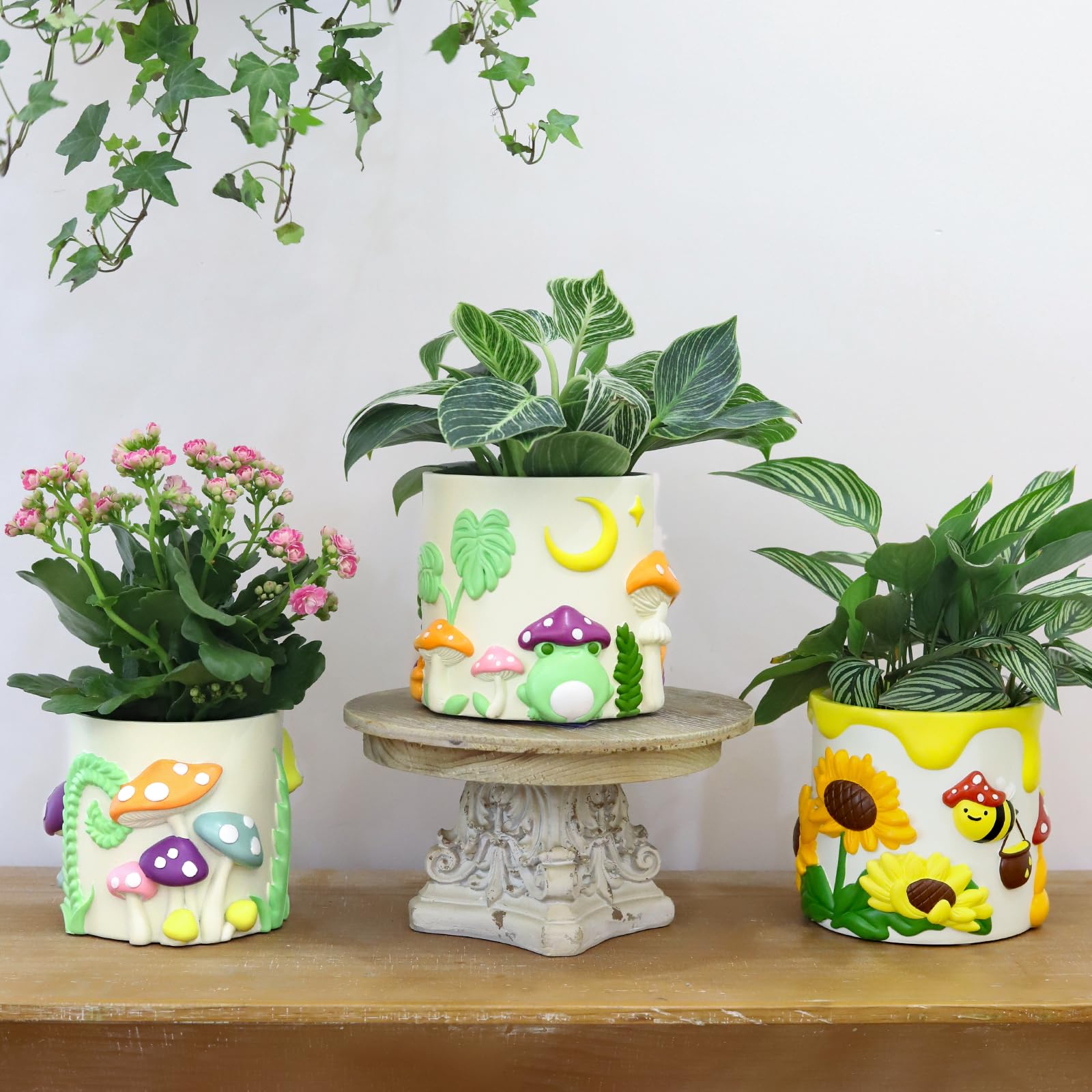 GUGUGO indoor-outdoor decor planter suited for succulents, cacti, or air plants.