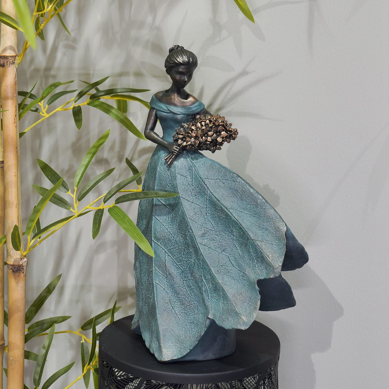 Guichifun outdoor yard angel statue offers enduring beauty in yard or balcony.