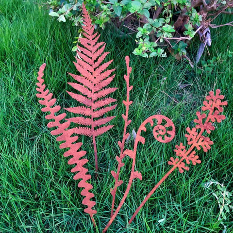 GUOXIAOER decorative stakes for pots and borders enhance charm