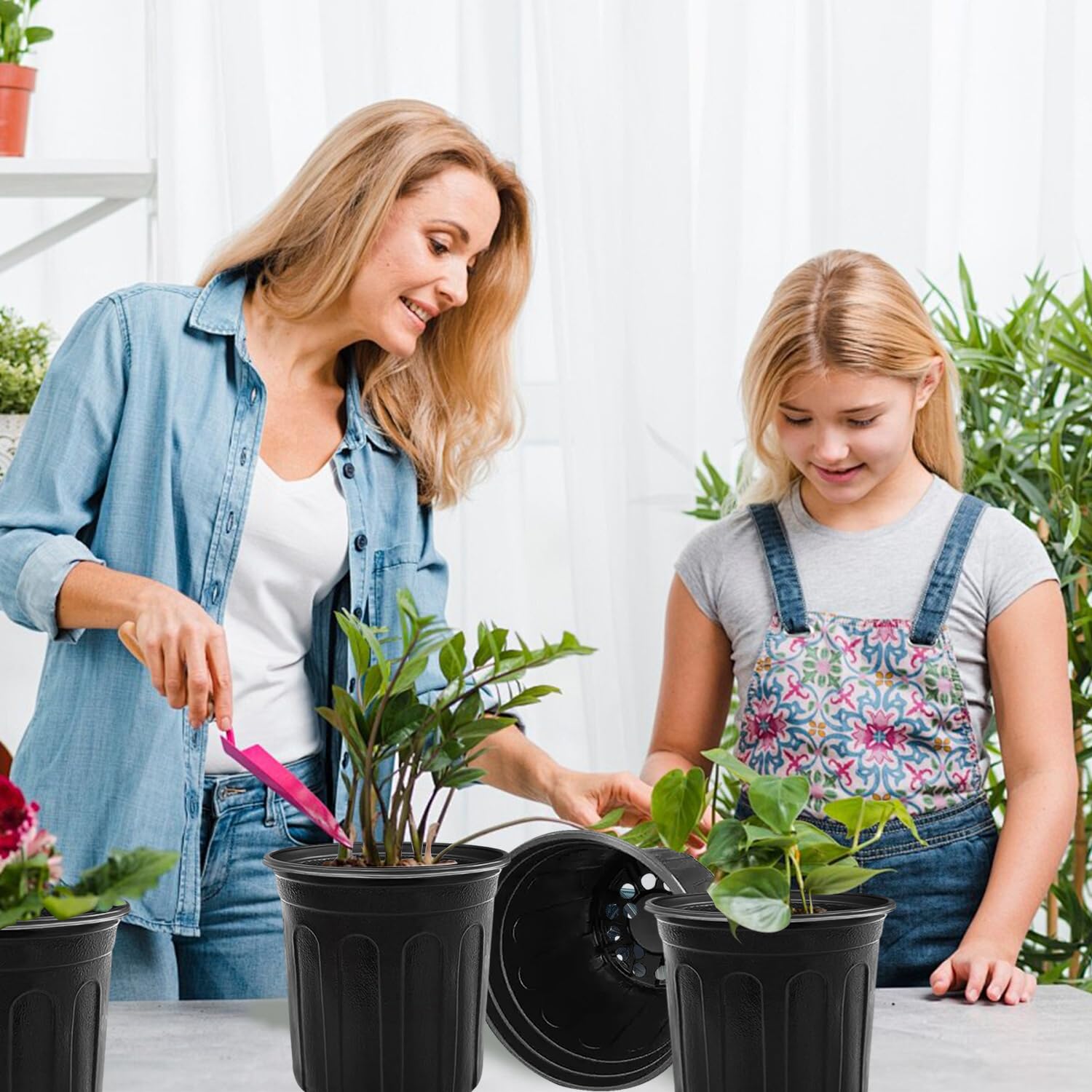 Guuozzli seedling pots for transplanting into garden beds
