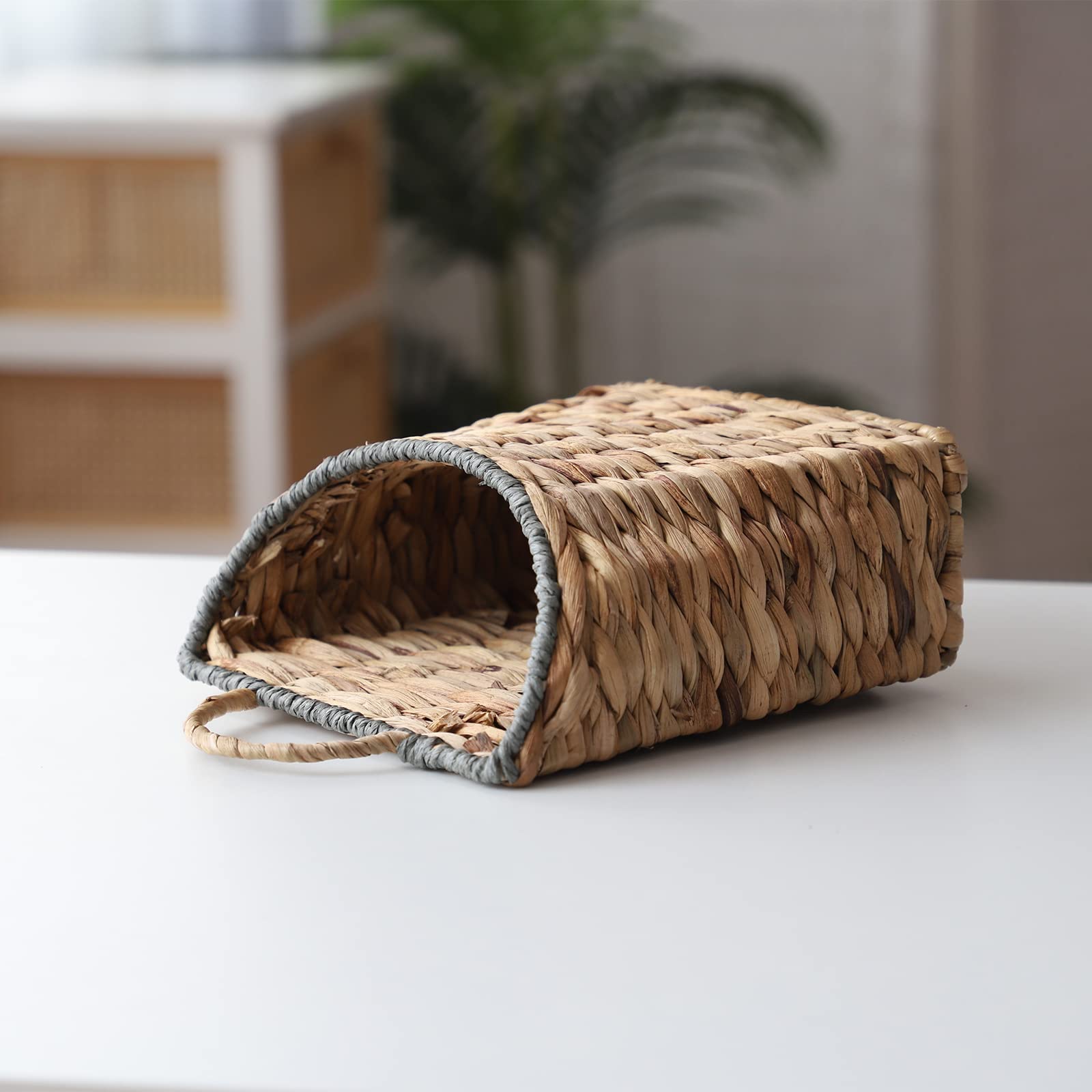 GYASVWU wedding decoration rustic basket enhances event ambiance.