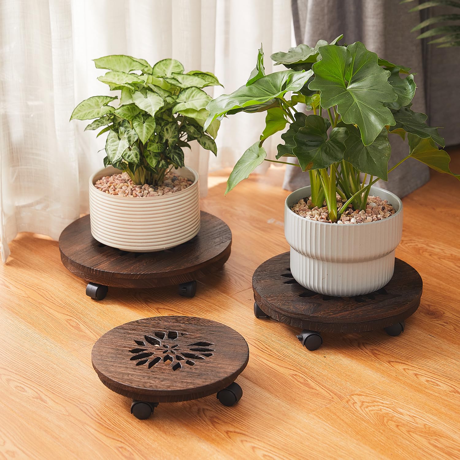 GZQWDC outdoor-indoor stand for balcony patio or garden.
