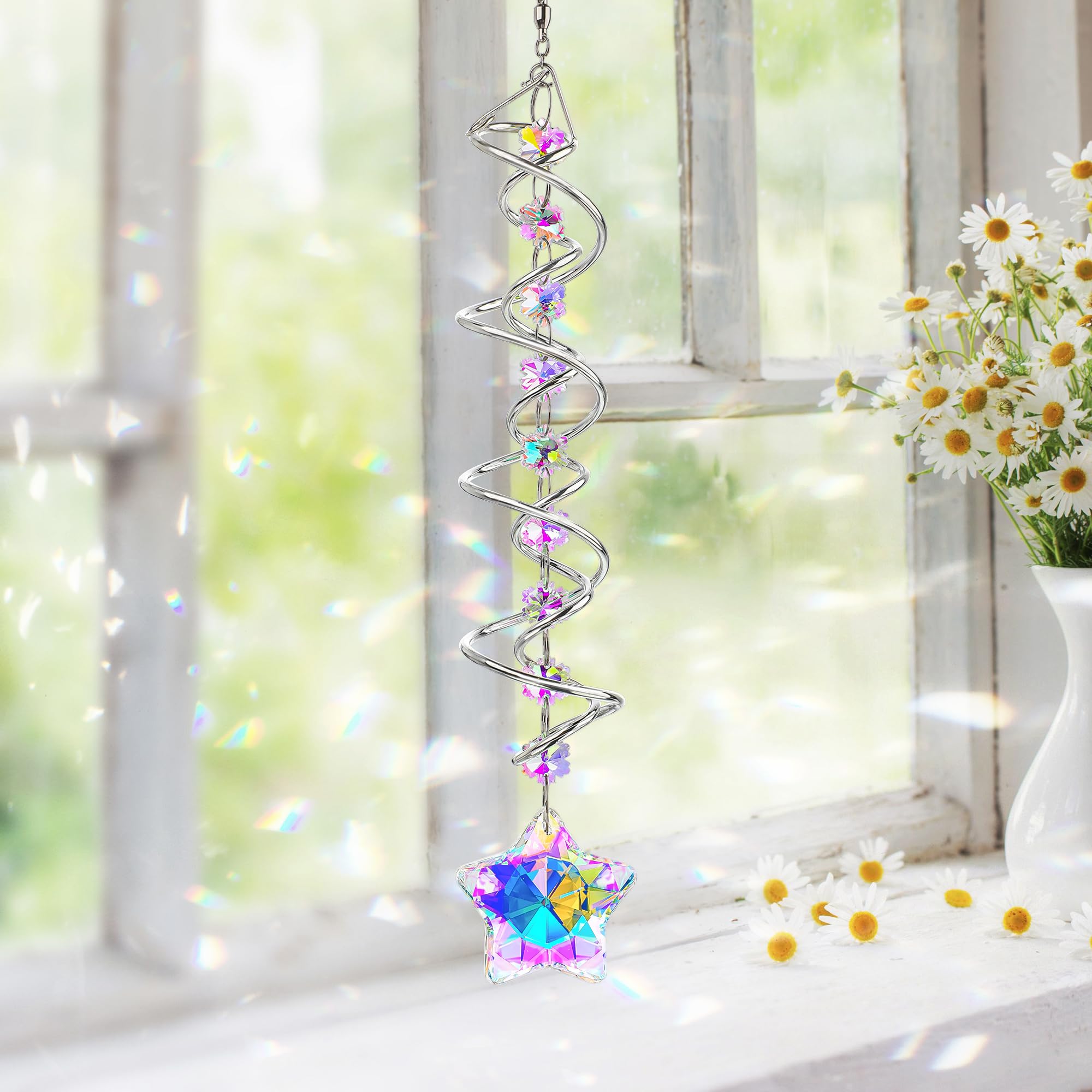 H&D Hyaline & Dora Christmas décor for indoor or outdoor use, sparkling through the season.