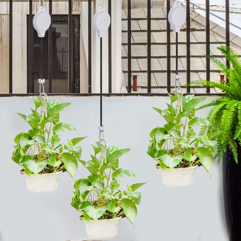 Haakong hanging bird feeder height-adjustable design simplifies care.