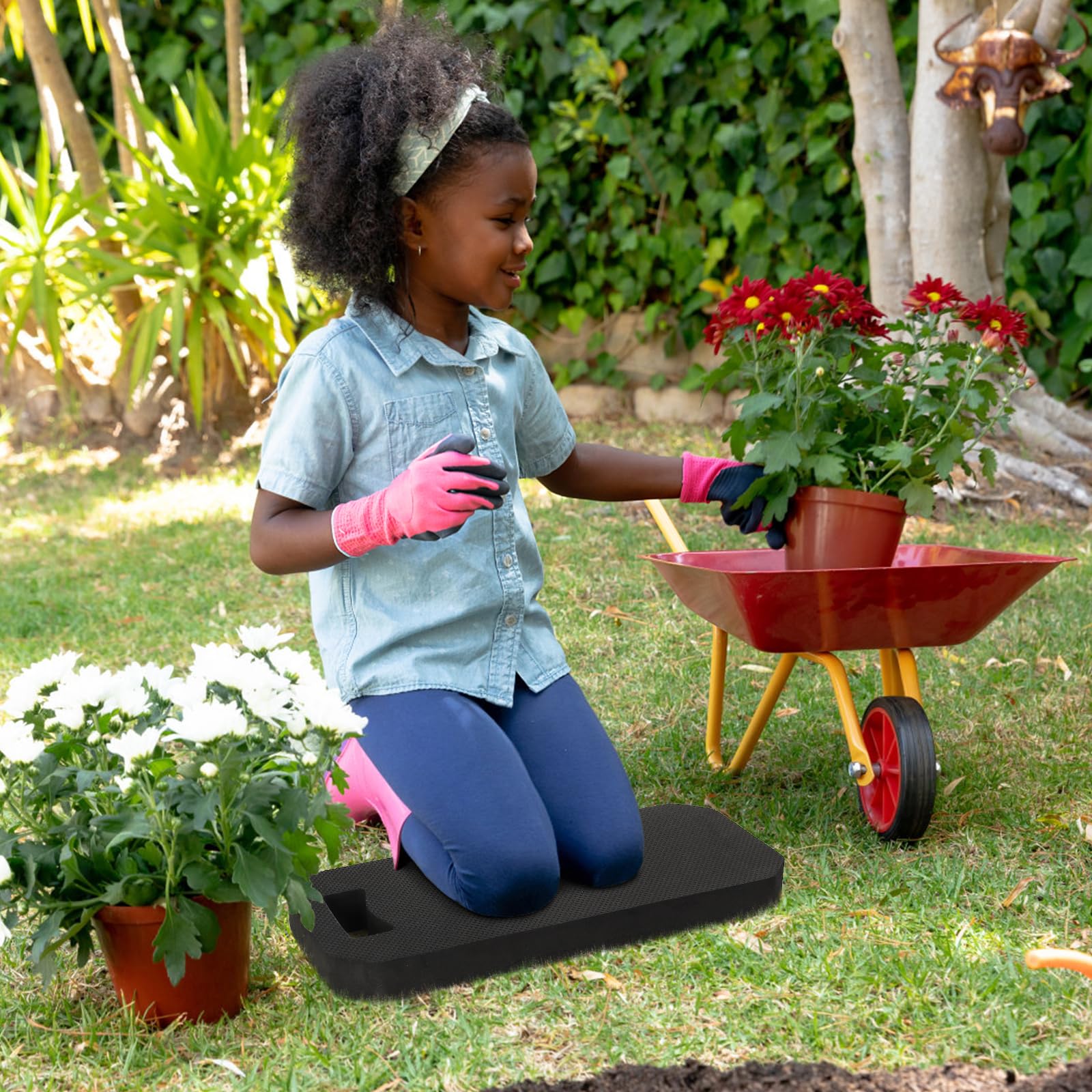Hacaroa kneeling pad garden use on rough ground.