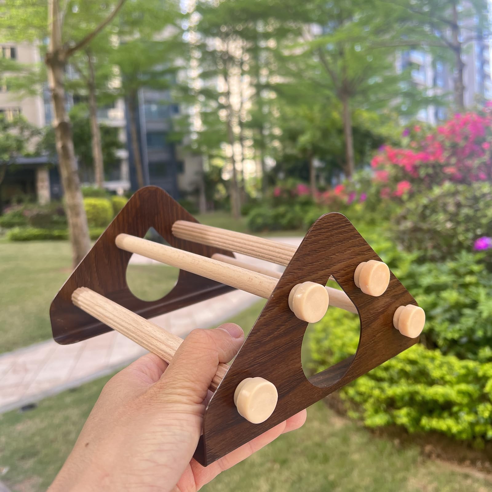 Halinfer textured perches promote climbing and balance for young birds.