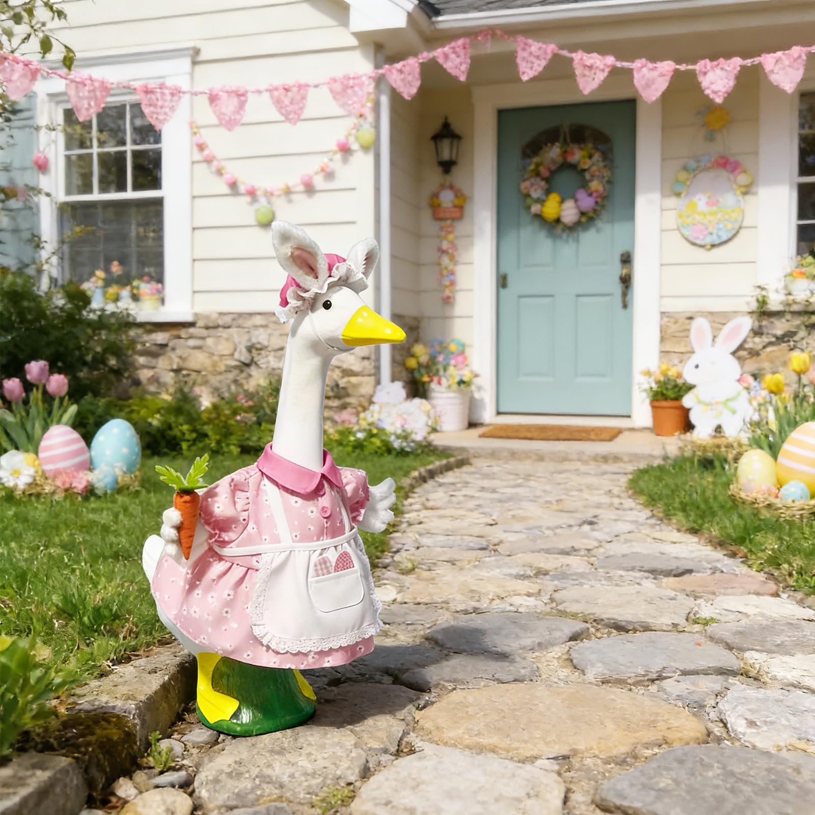 HALSHI apron pocket holds felt Easter eggs for playful detail