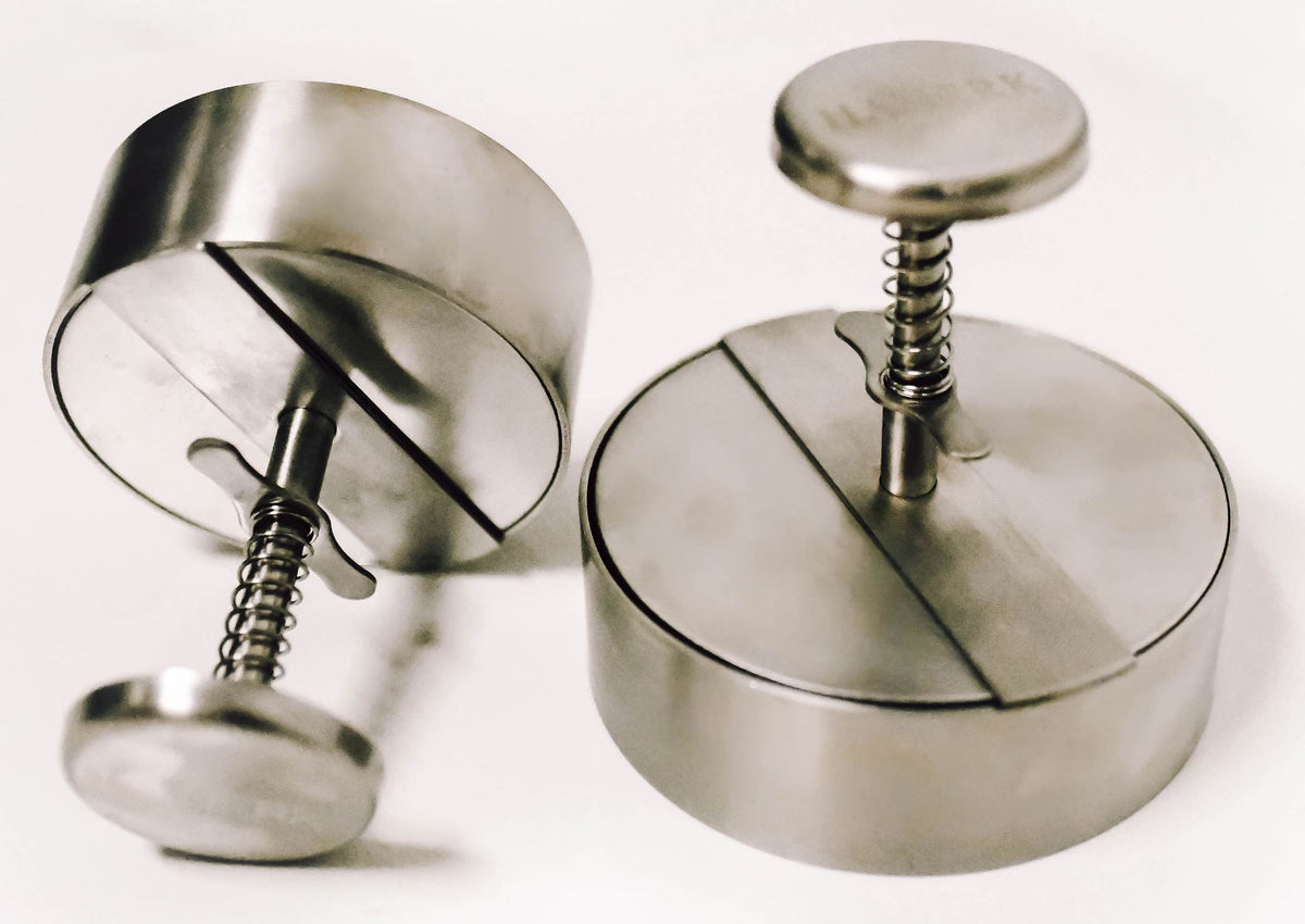 Hanerk XL burger press in outer view showing durable stainless steel for everyday grilling