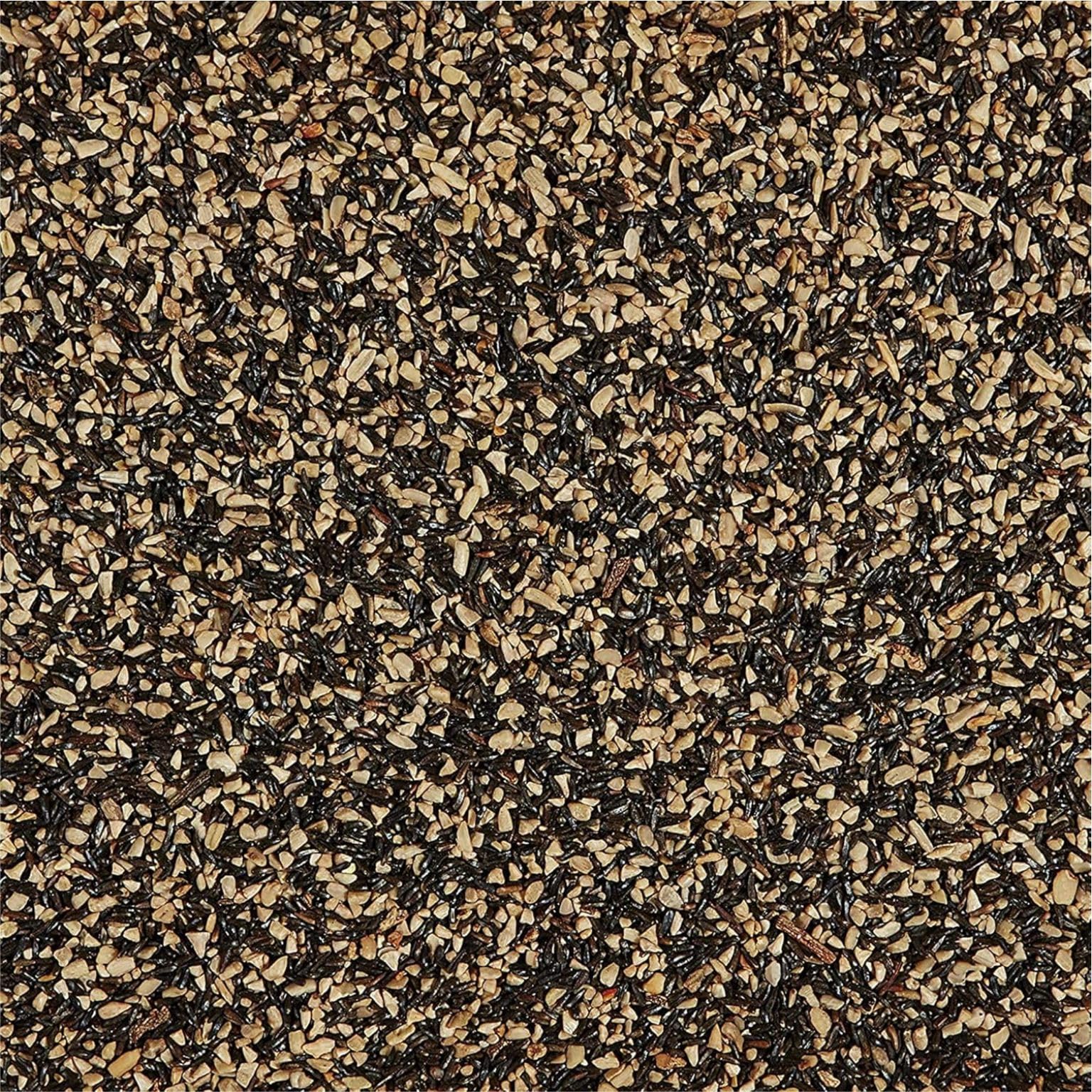 Happy Wings Finch Blend attracts a variety of small songbirds