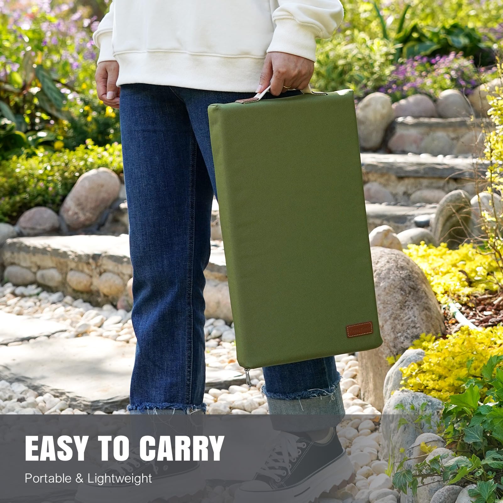 HappyPicnic 600D polyester cover on knee mat resists wear