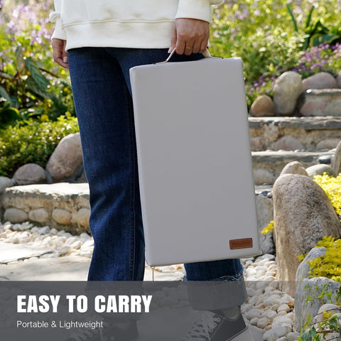 HappyPicnic non-slip bottom keeps the pad steady on uneven ground.