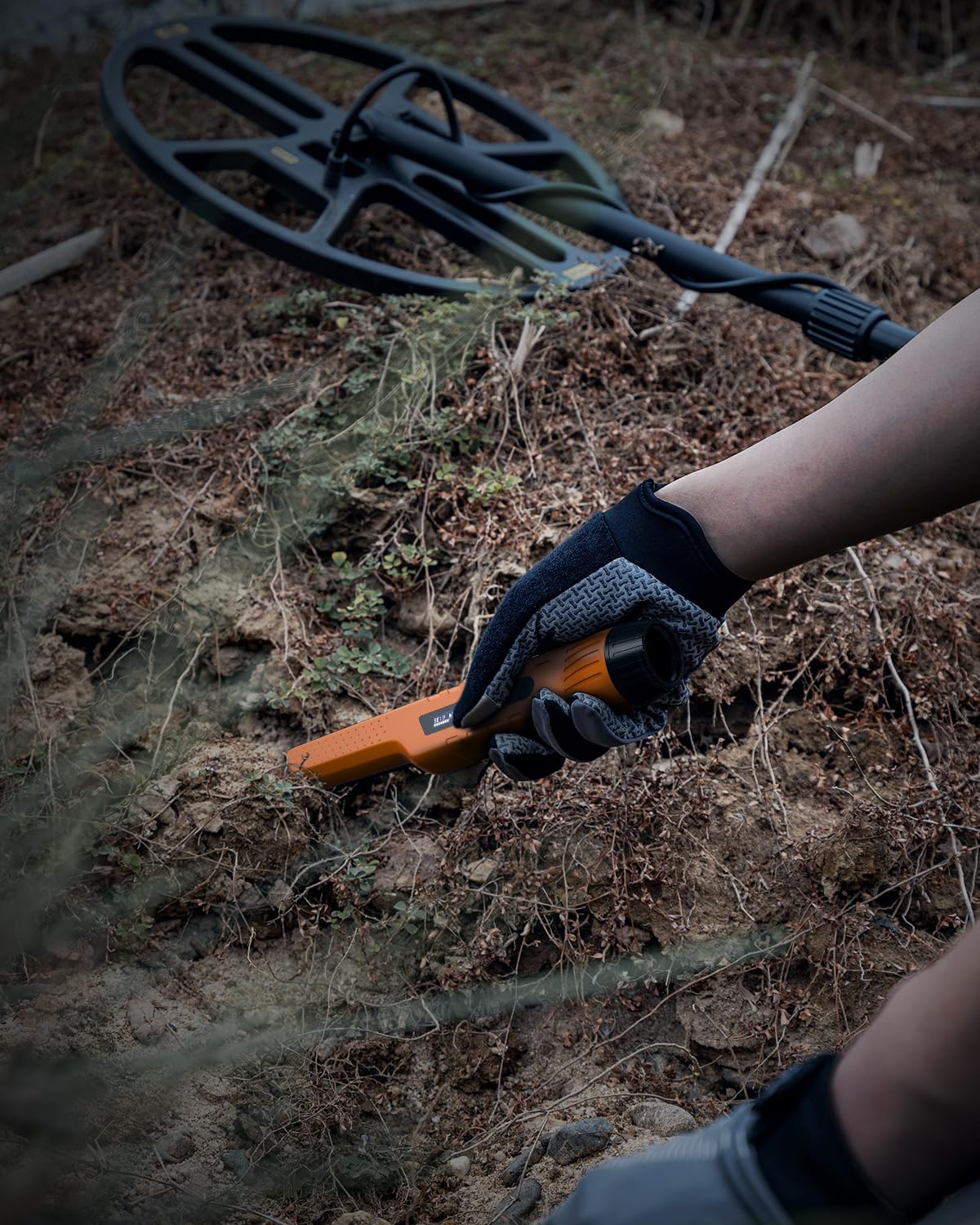 Hazlewolke waterproof pinpointer for rain or shallow water searches