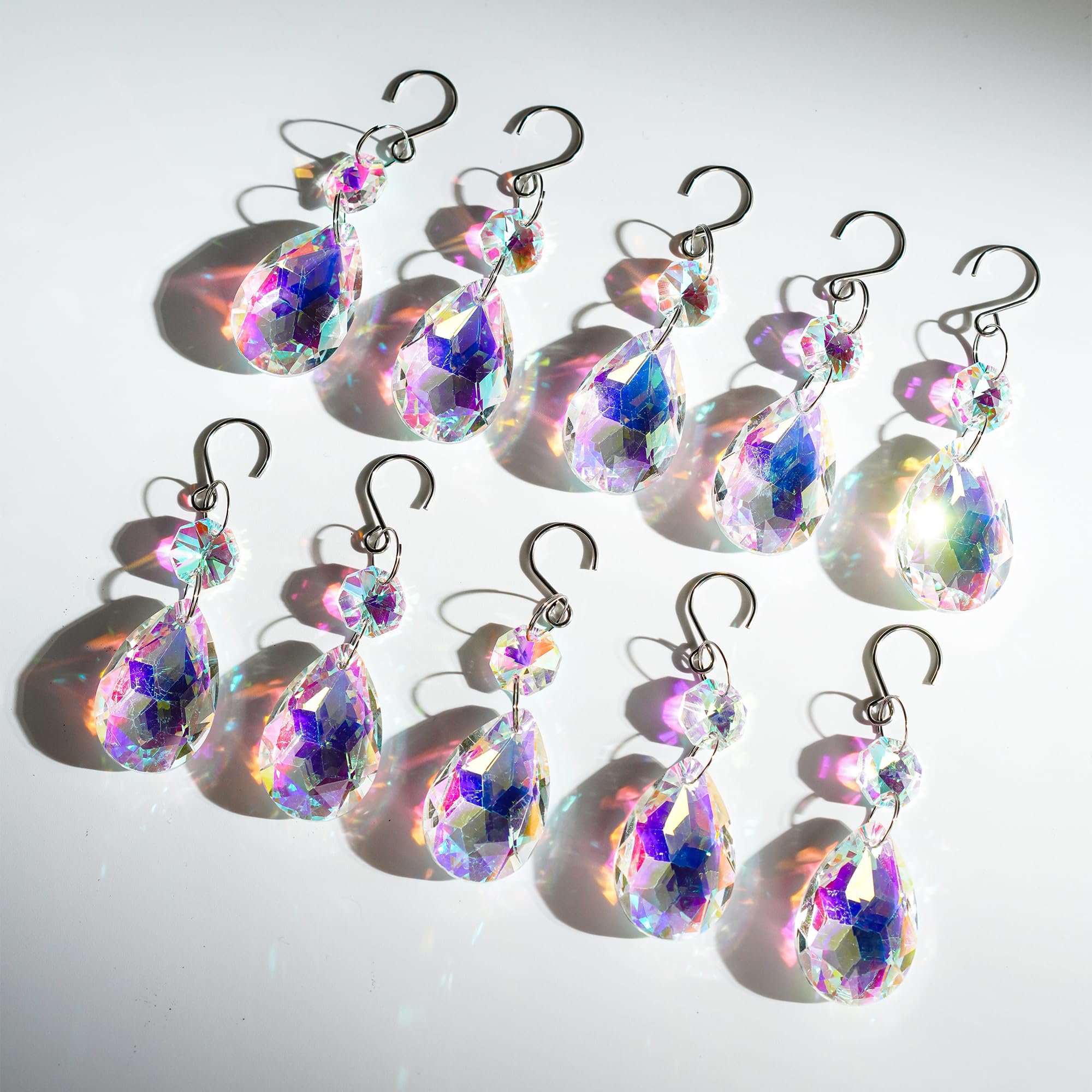 H&D HYALINE & DORA chandelier prism bead enhances light play in interiors.