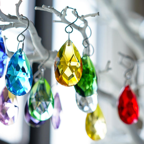 H&D Hyaline Dora crystal grid pendant 12-pack for colorful window displays.