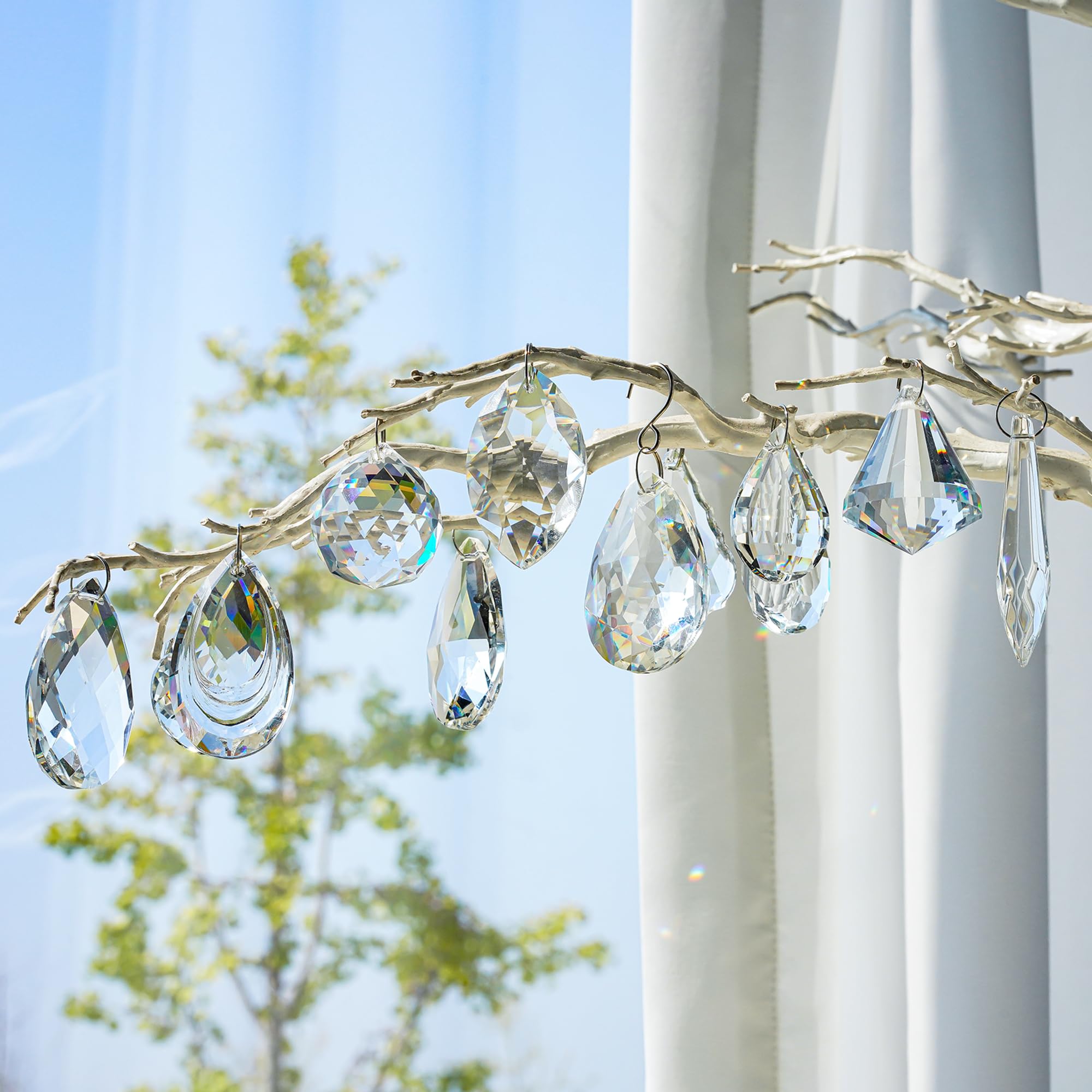 H&D Hyaline and Dora horse-eye crystal adds refined sparkle to décor