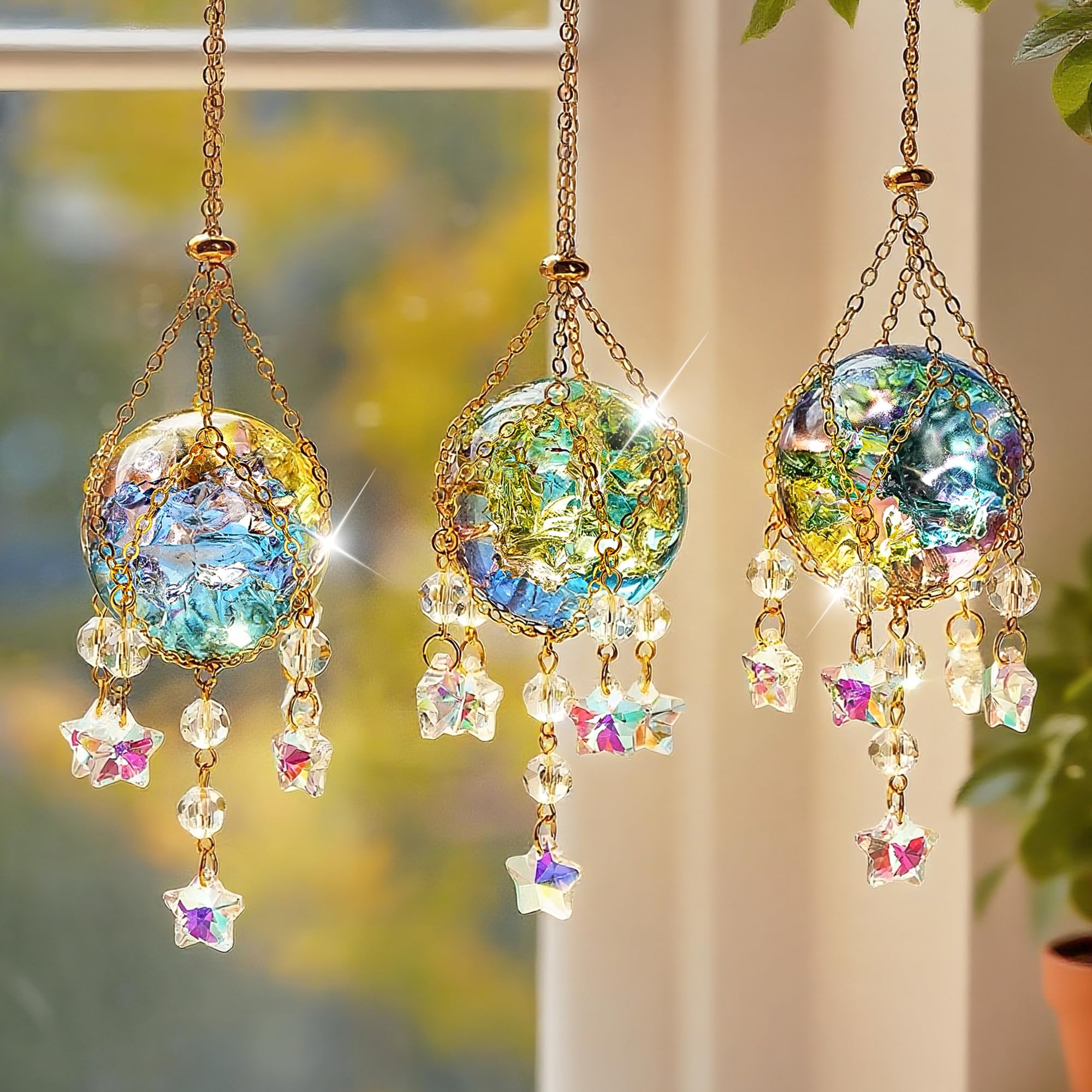 H&D HYALINE & DORA ice cracked ball 40mm reflects sunlight for vibrant rainbows