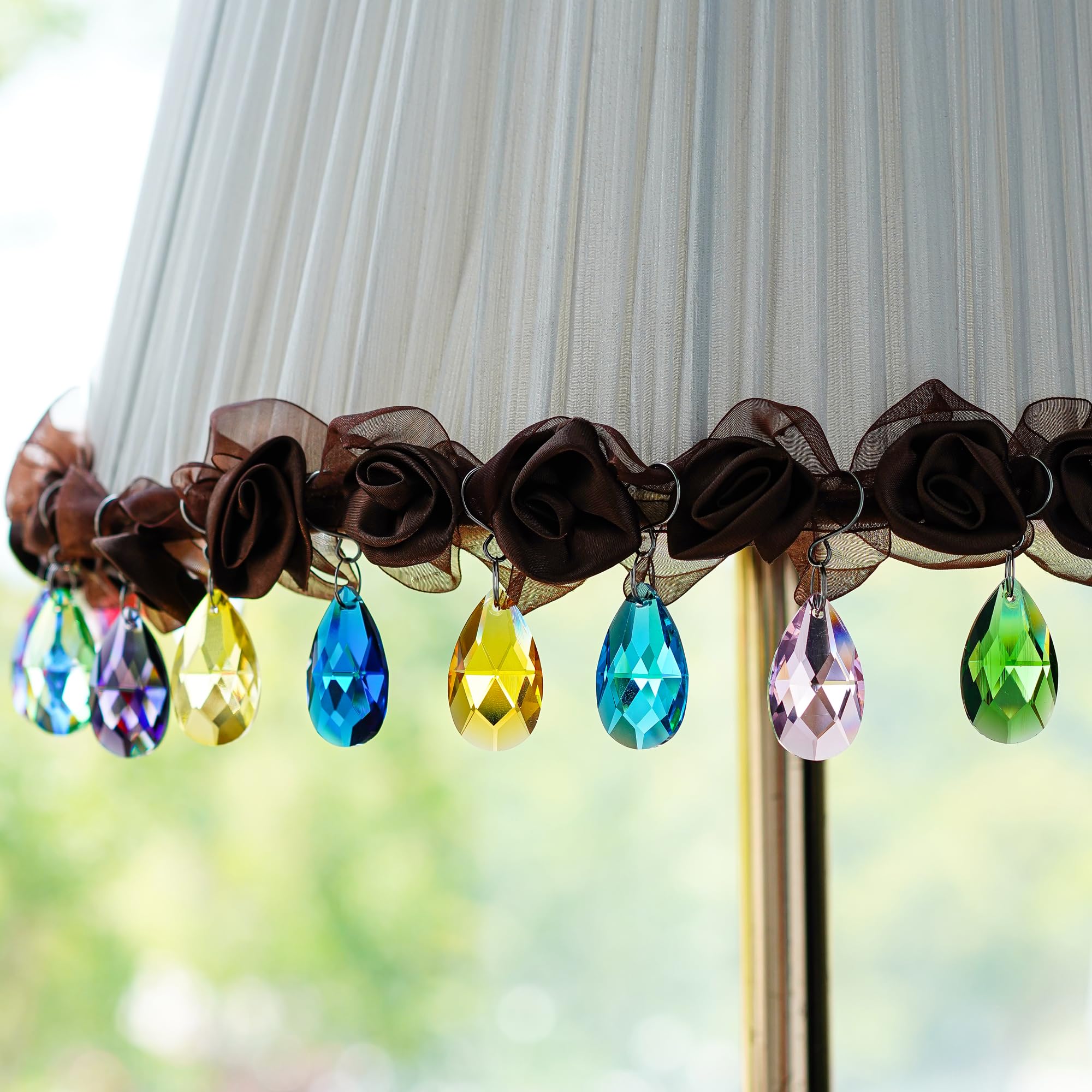 H&D Hyaline Dora laser-cut lead-free prism with precise facets.