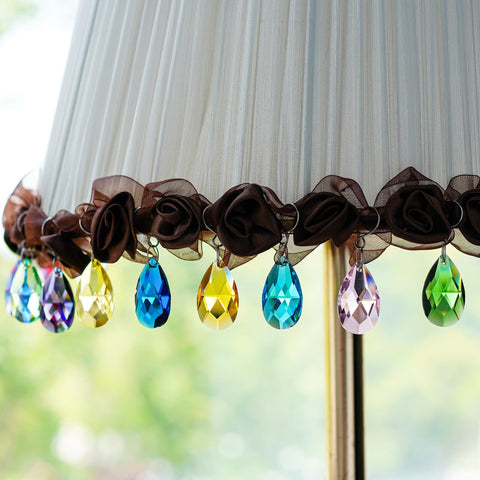 H&D Hyaline Dora laser-cut lead-free prism with precise facets.