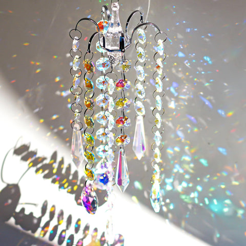 HD Hyaline & Dora seven-color octagon beads create vibrant prism displays from sunlight.