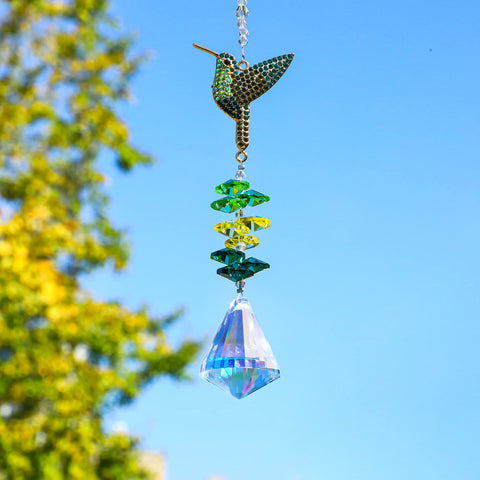 H&D HYALINE & DORA sun catcher creates bright light reflections in sun