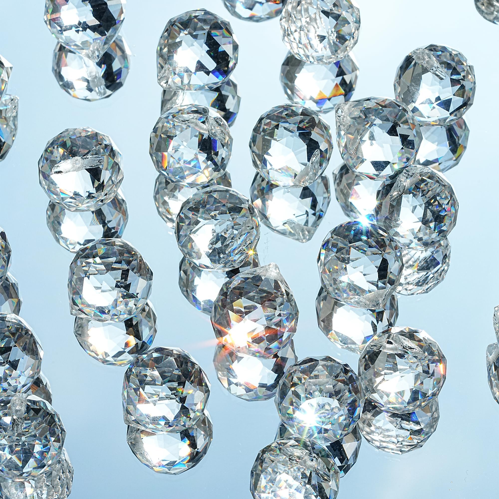 HDCRYSTALGIFTS 20mm prism features a top hole for easy hanging.