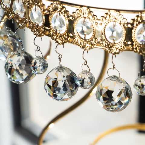 HDCRYSTALGIFTS handmade prisms offer clear sparkle and refined appeal.