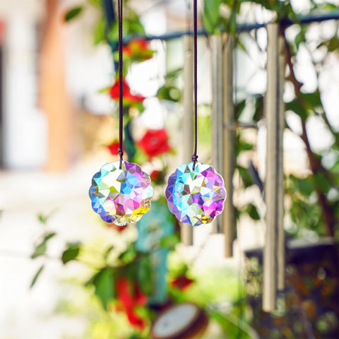 HDCRYSTALGIFTS Crystal ornament suitable for indoor and outdoor displays.