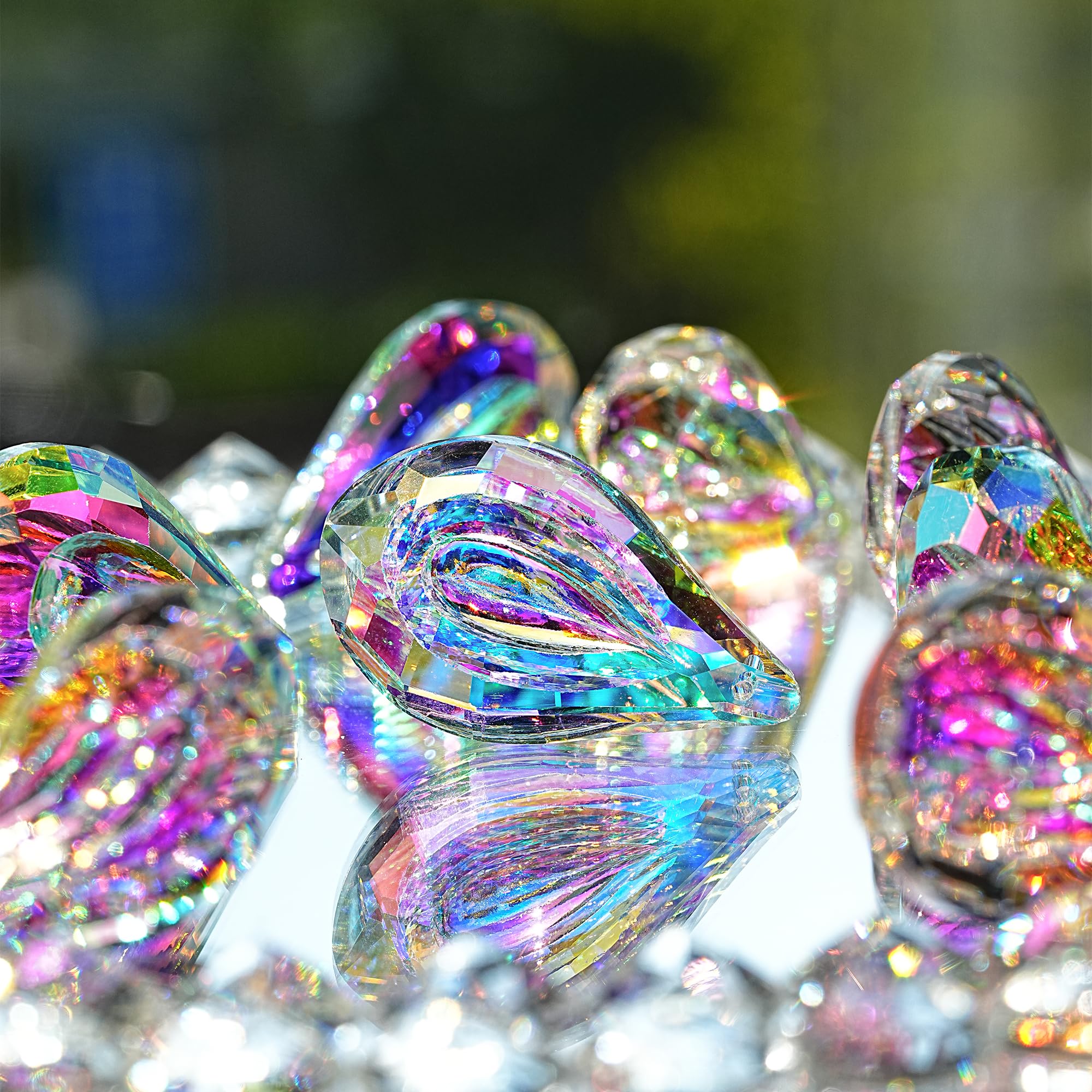 HDCRYSTALGIFTS Aurora Borealis finish prisms reflect shifting hues on walls