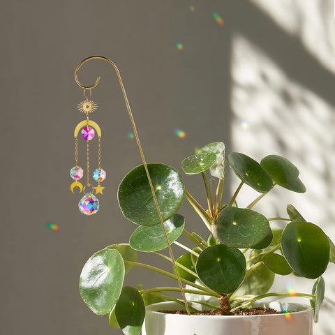 HDCRYSTALGIFTS AB-coated crystals create vibrant rainbows indoors
