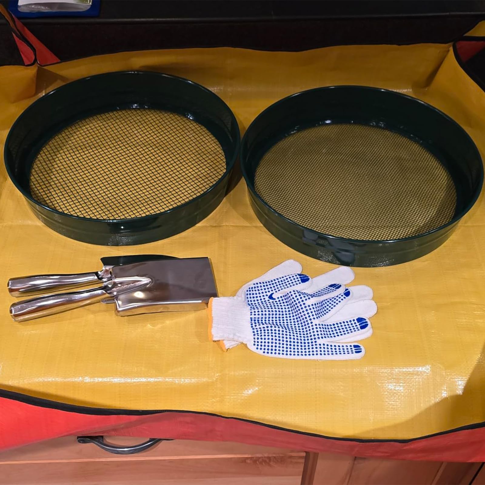 HDMATRL rock and soil sifter enables precise debris sorting.