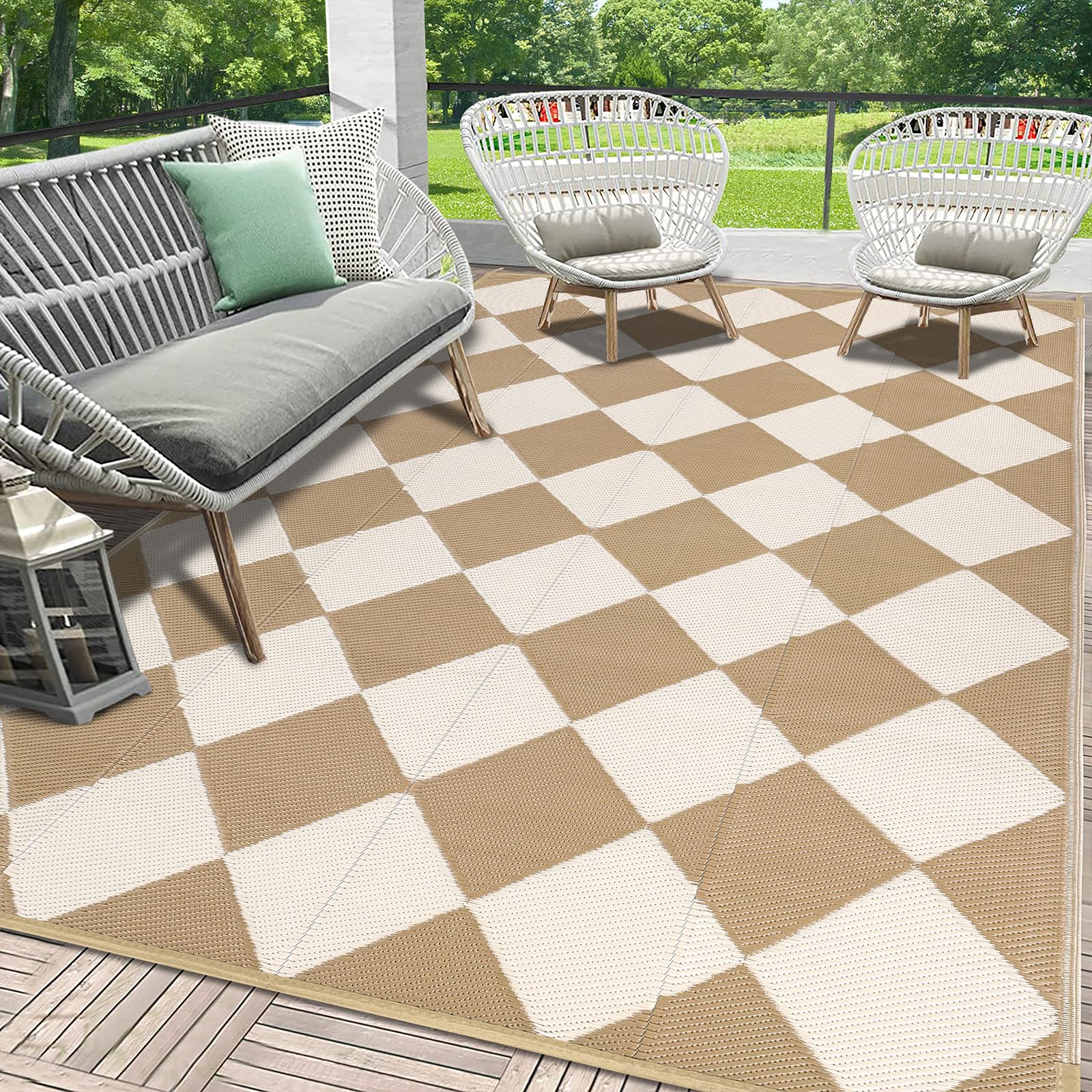 HEBE outdoor rug 6x9 checkered front view, weatherproof and easy to refresh.
