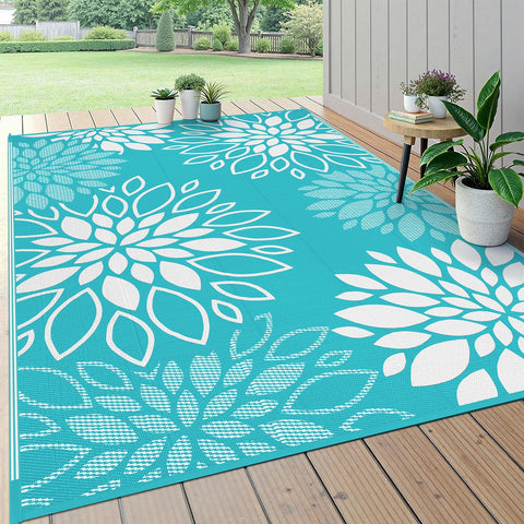 HEBE floral reversible outdoor rug offers two looks for patio styling