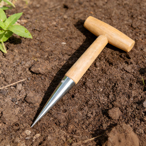 Ideal for raised beds and flower beds with varying soil conditions.