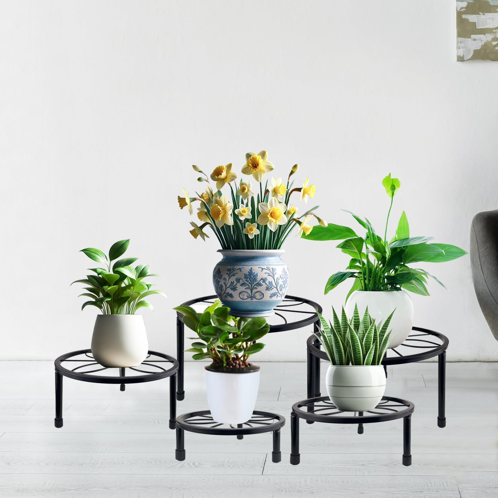 Heavy-duty iron construction supports large, heavy pots