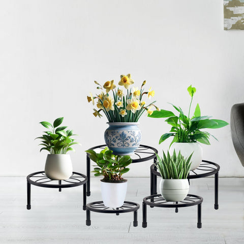 Heavy-duty iron construction supports large, heavy pots