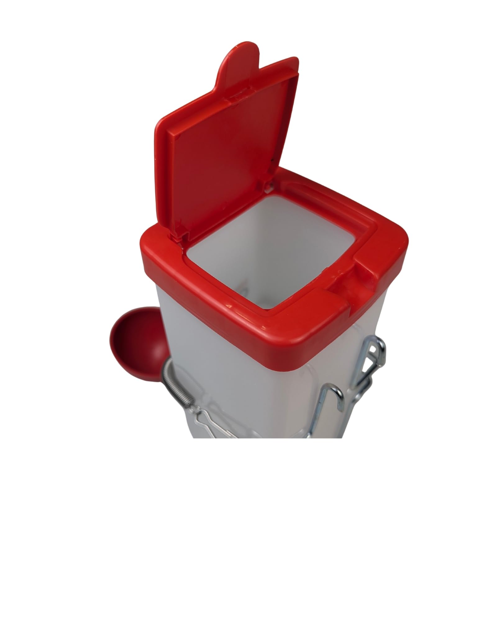 Hen's Choice wire bracket hanging stand keeps the drinker secure.