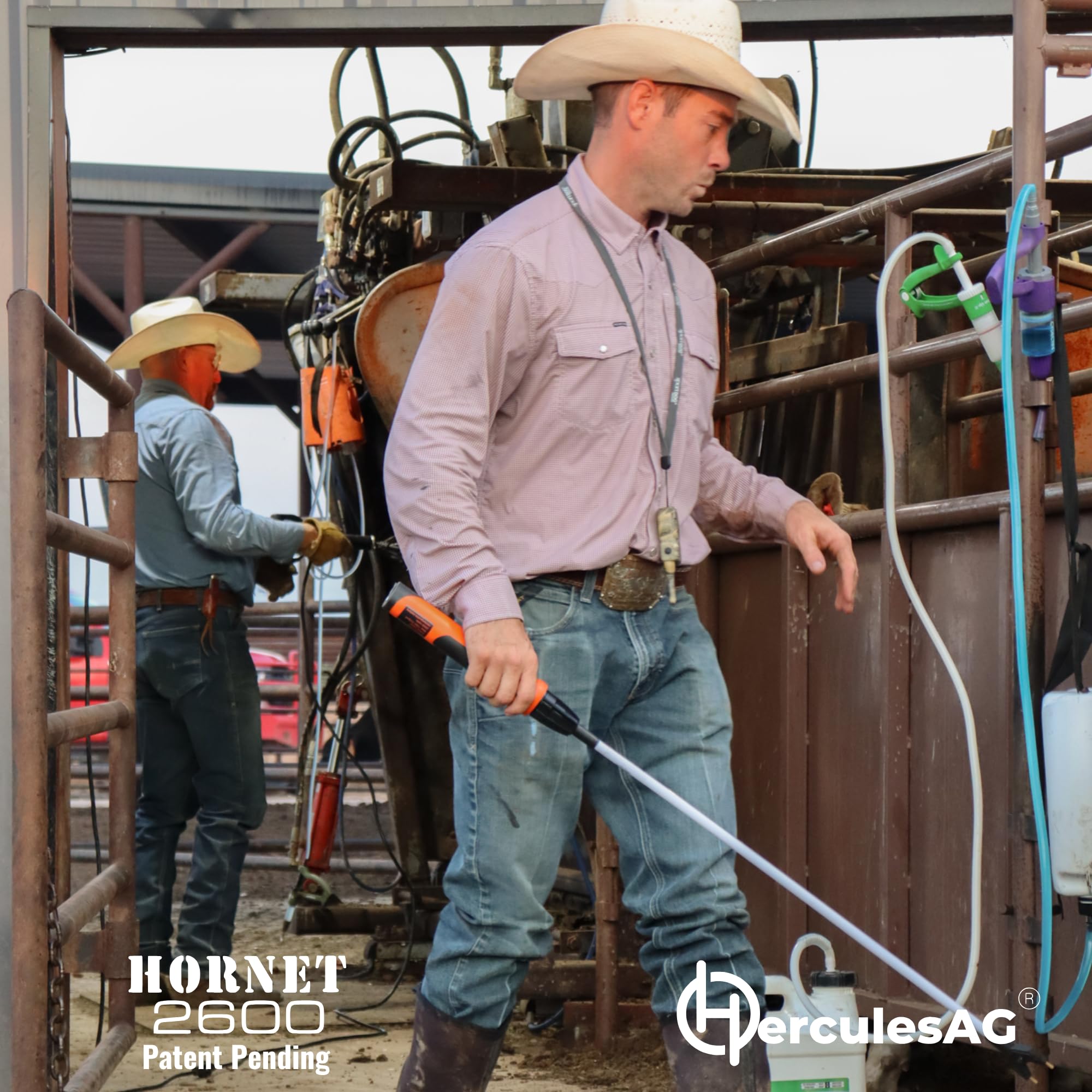 HerculesAG Hornet 2600 water-resistant body withstands rain and mud.