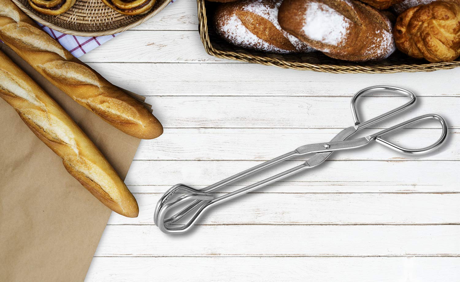 Hiash heat-resistant tongs ideal for frying and high-heat cooking.