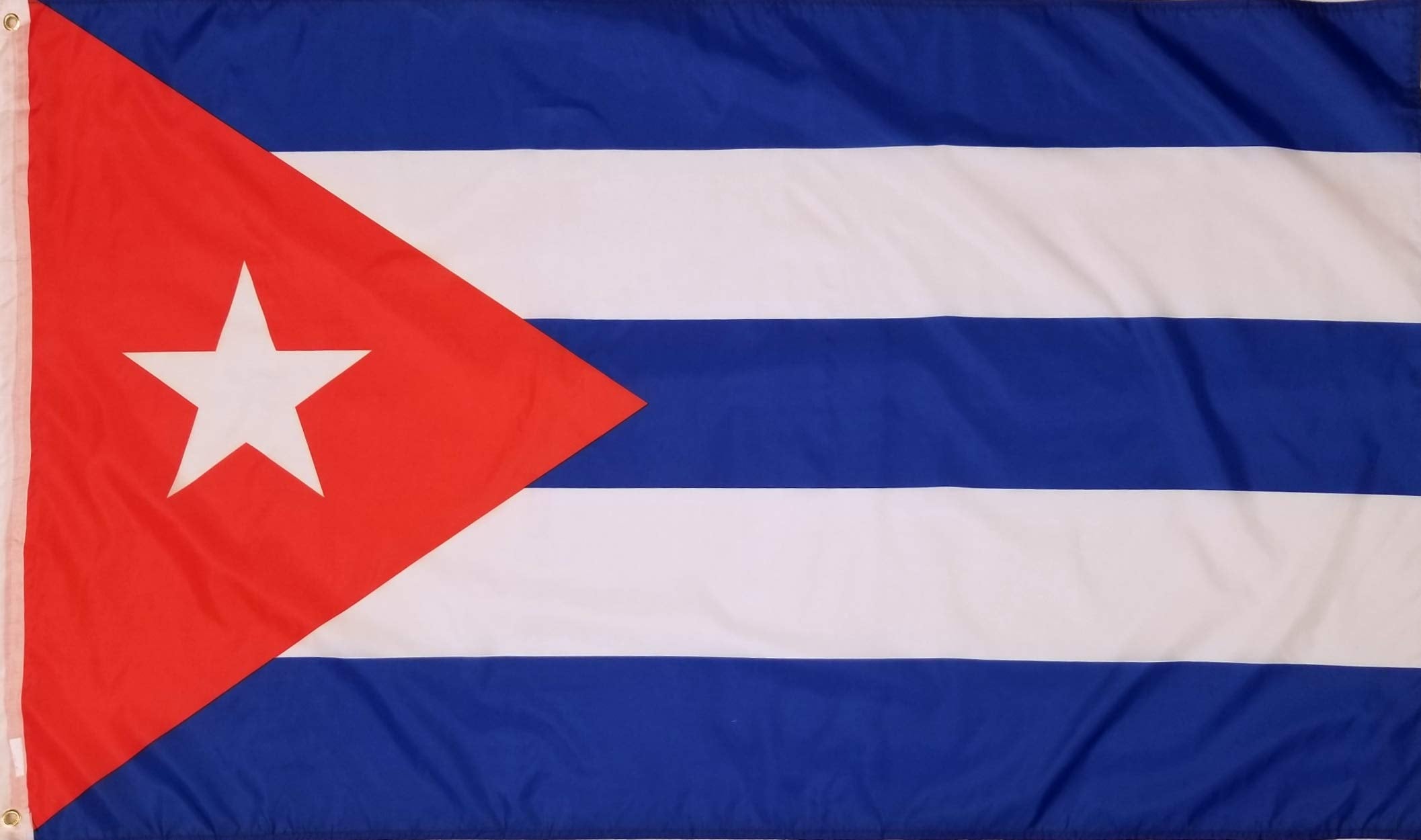 High Supply Cuba flag 3x5 fabric close-up highlights bright colors and polyester durability.