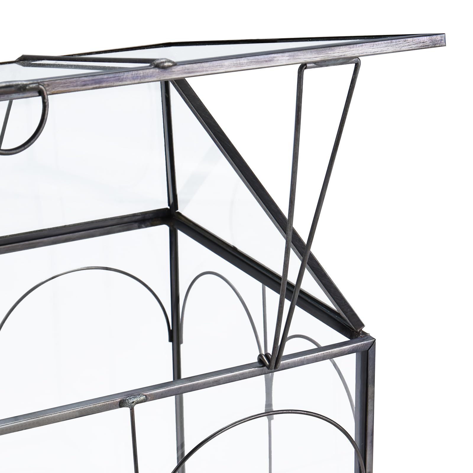 HighFree geometric terrarium design adds modern elegance to interior decor.