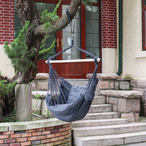 Close-up view of the Highwild steel spreader bar providing sturdy support.