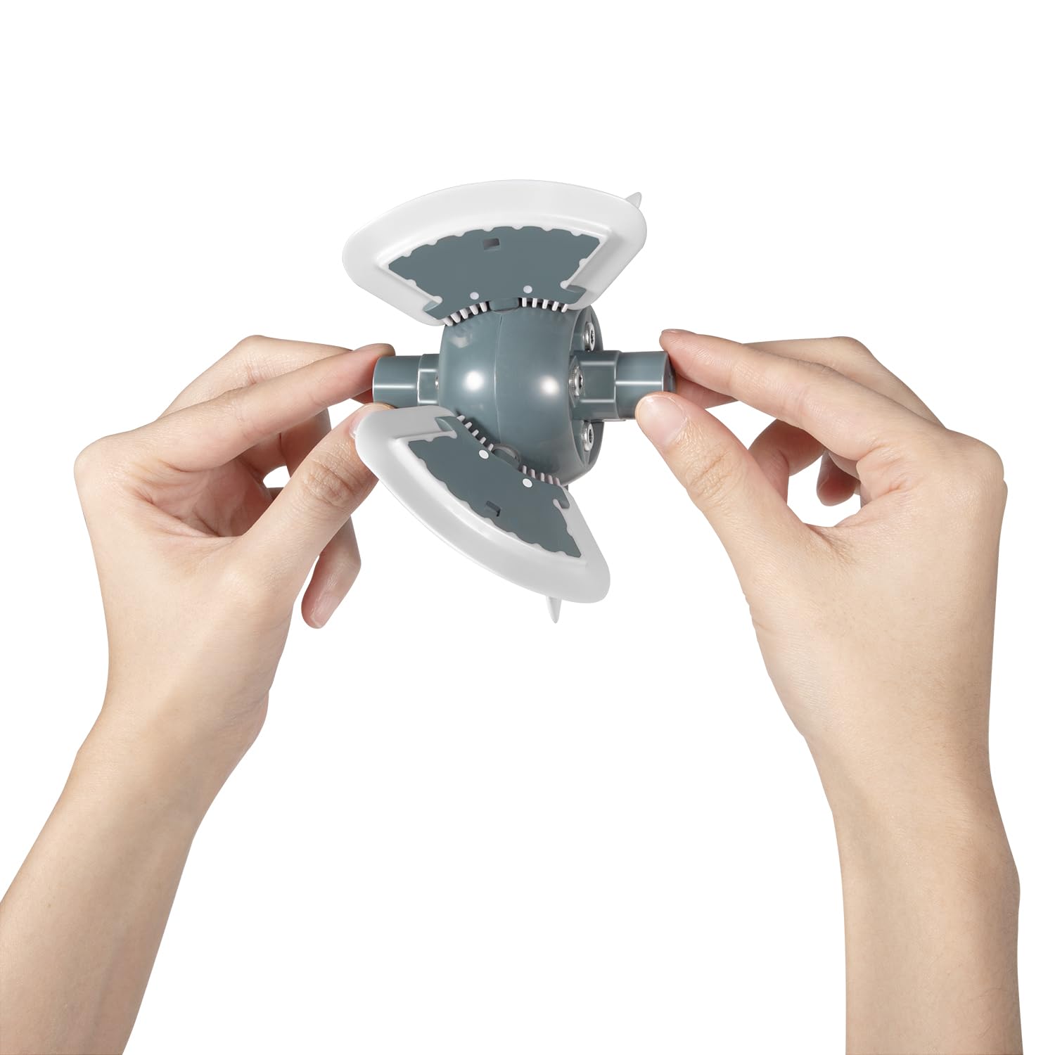 Hihitomorrow engine center cover protects inner parts during pool cleaning.